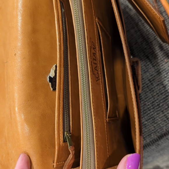 Gaitan Vintage Tooled Leather Purse - Picture 13 of 16